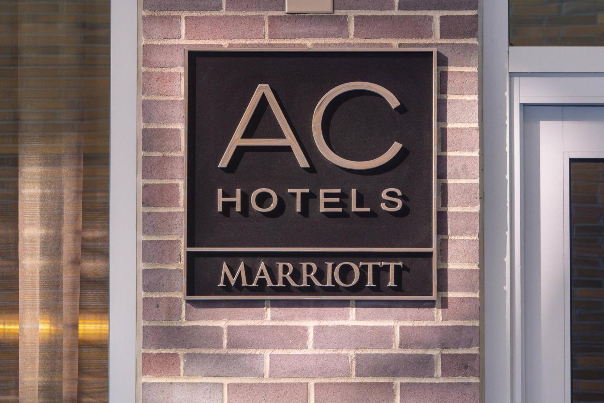Ac Hotel By Marriott Boston Cleveland Circle Exterior foto